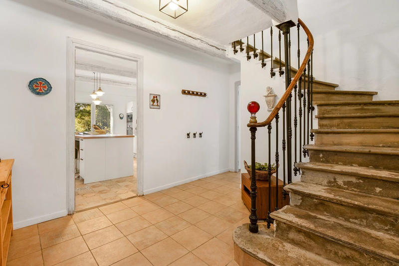 Maison - 330 m² - 10 pièces