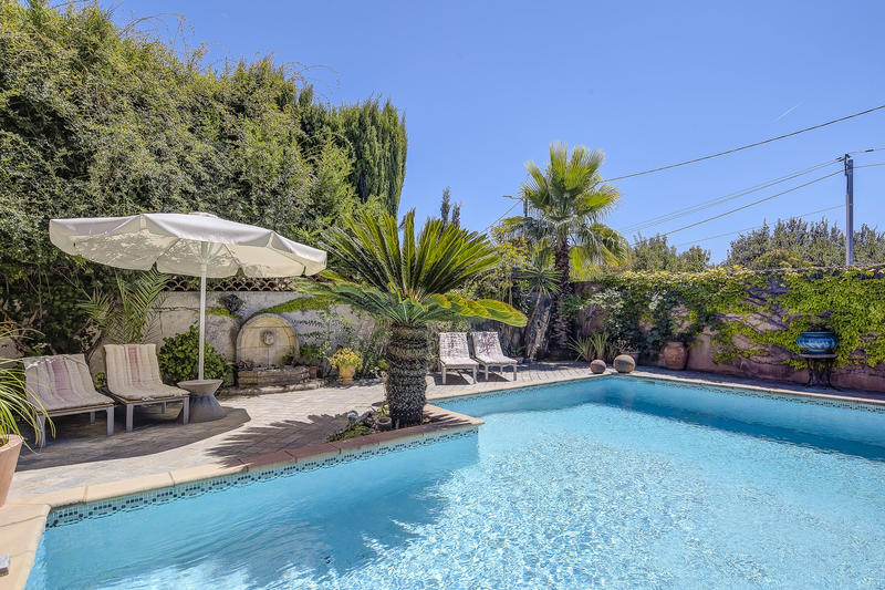 Villa - 214 m² - 6 pièces