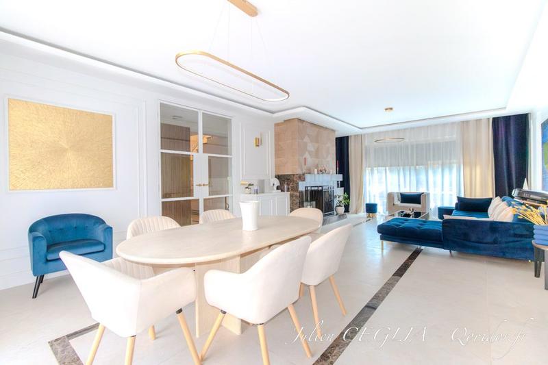 Maison - 291 m² - 11 pièces