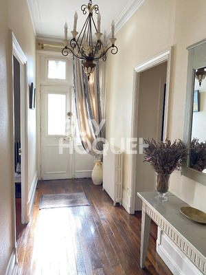 Maison - 255 m² - 8 pièces