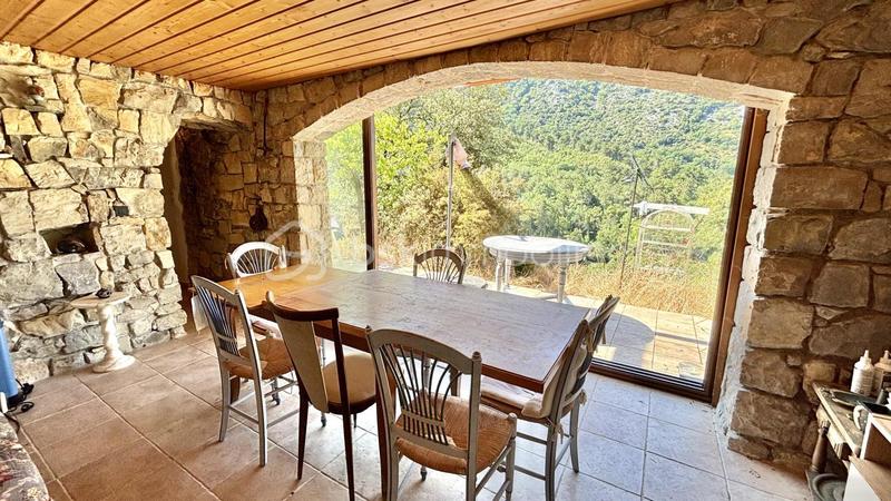 Maison en pierre - 77 m² - 3 pièces