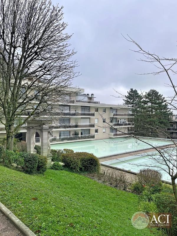 Appartement - 99 m² - 5 pièces