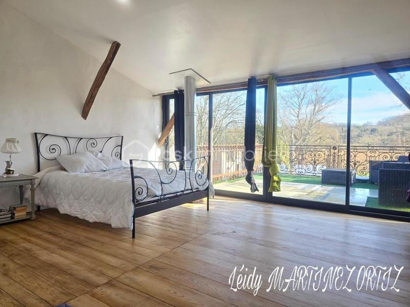 Maison en pierre - 215 m² - 7 pièces