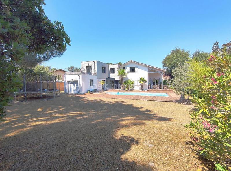 Villa - 187 m² - 6 pièces