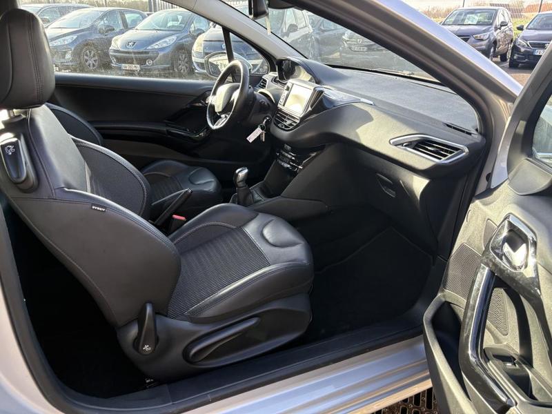 Peugeot 208 1.6l Hdi 90 Cv Allure - Kit Distribution Fait en 2025