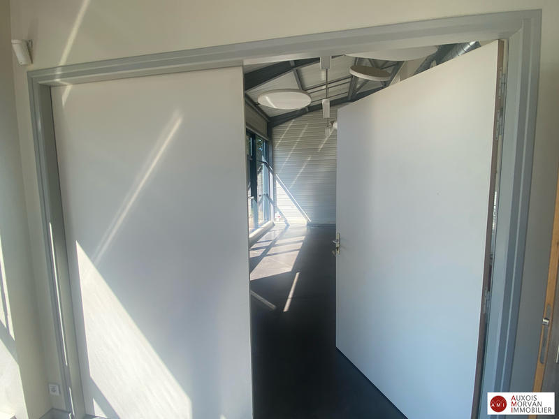 Local d'activités - 388 m²