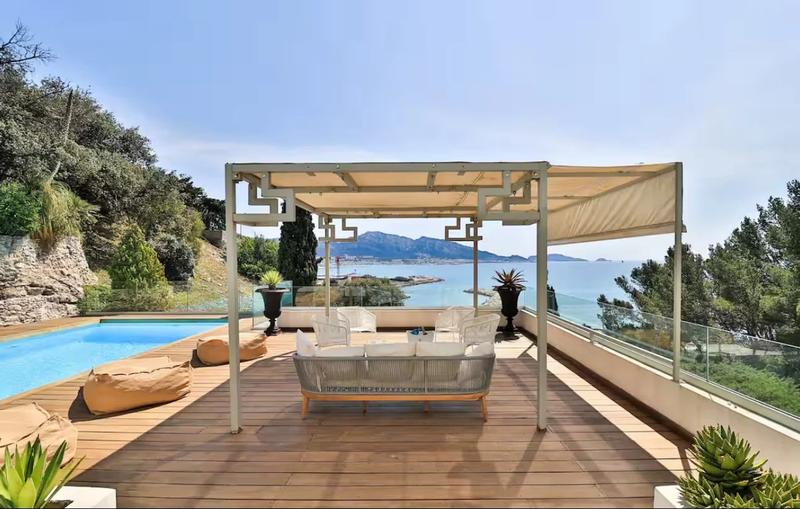 Maison - 200 m² - 6 pièces