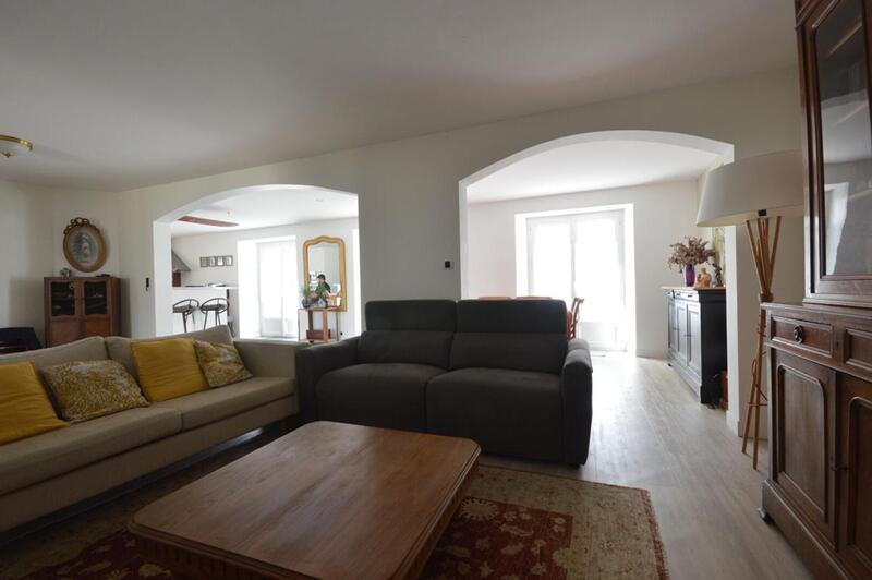 Maison - 210 m² - 8 pièces