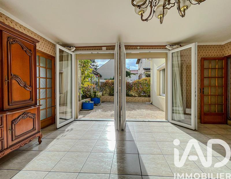 Maison - 121 m² - 6 pièces