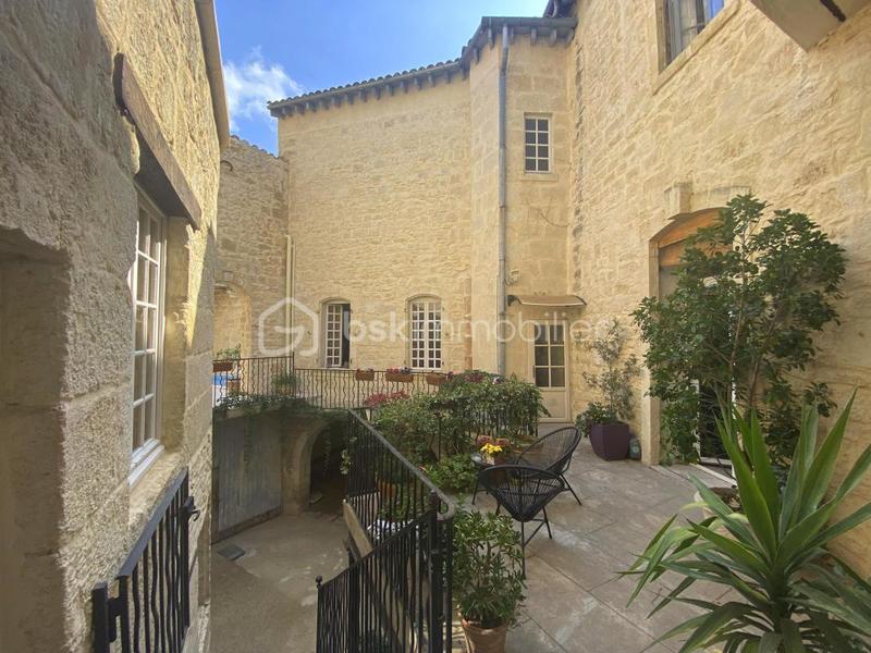 Demeure - 450 m² - 14 pièces