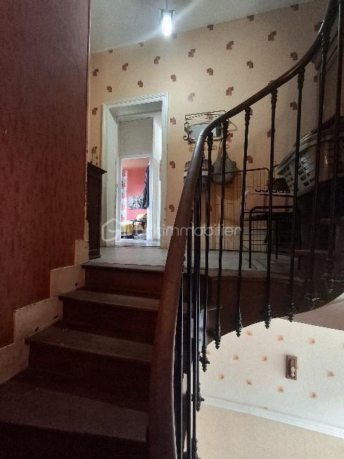 Maison de village - 250 m² - 8 pièces