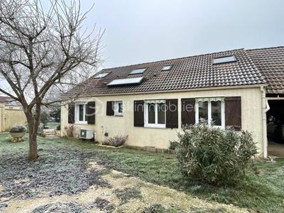 Maison - 99 m² - 5 pièces