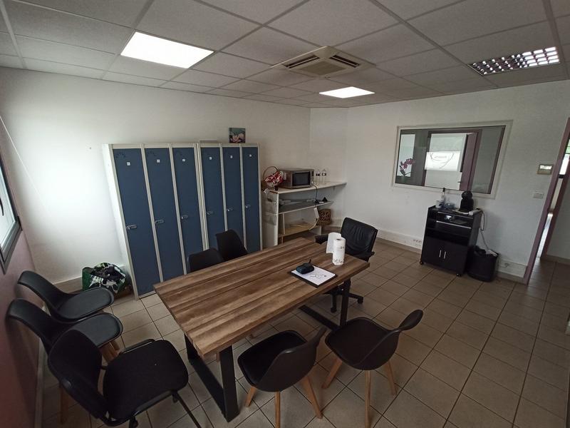 Bureau - 330 m²
