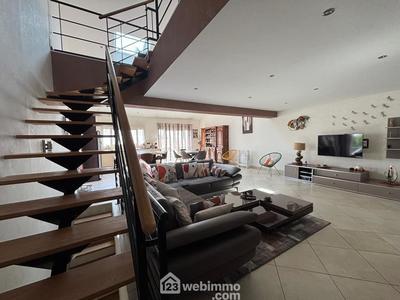 Maison - 229 m² - 5 pièces