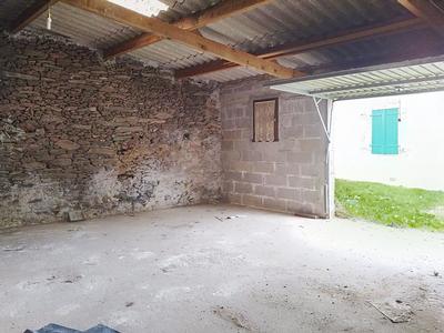 Parking / Garage - 65 m²