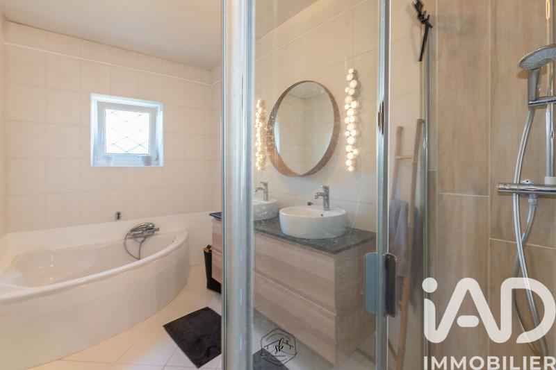 Maison de village - 208 m² - 7 pièces