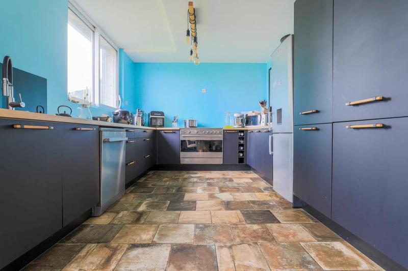 Maison - 227 m² - 5 pièces