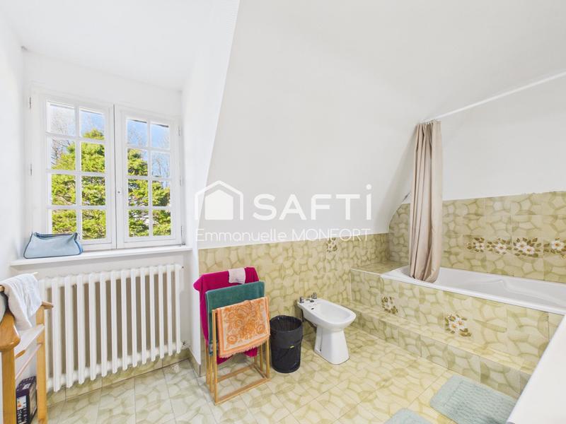 Maison - 250 m² - 11 pièces