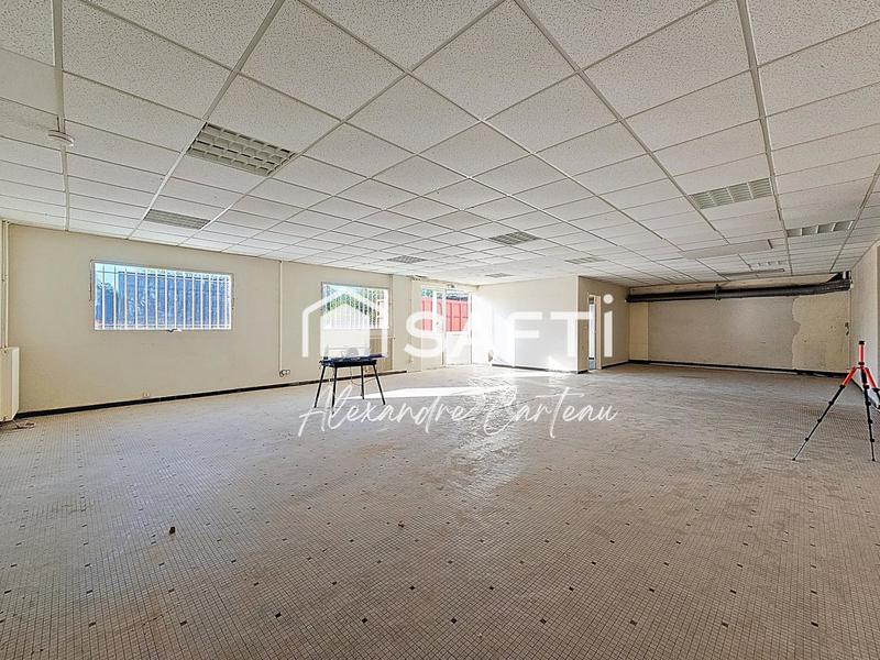 Local commercial - 372 m² - 2 pièces