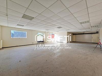 Local commercial - 372 m² - 2 pièces