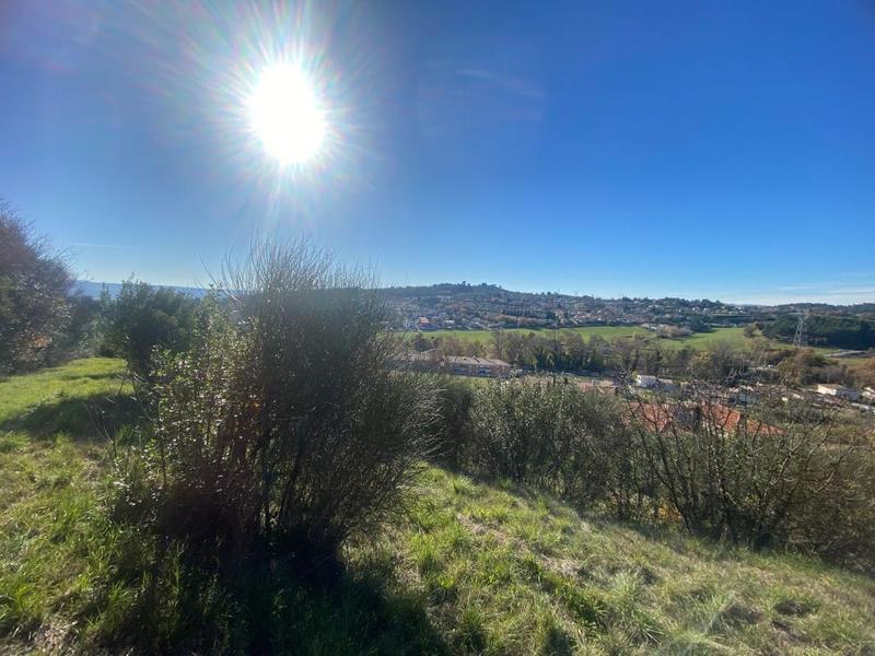 Terrain constructible - 3 776 m²