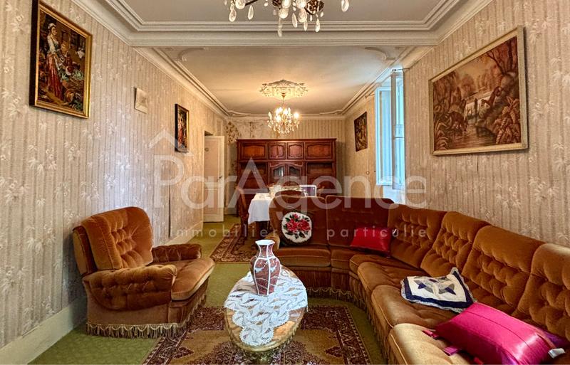 Maison - 253 m² - 14 pièces