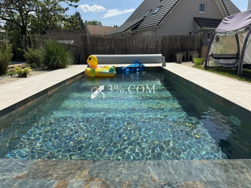 Demeure - 251 m² - 8 pièces