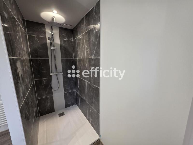 Maison - 163 m² - 6 pièces