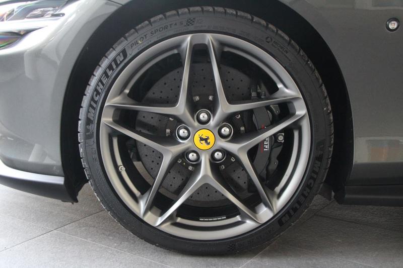 Ferrari Roma V8 3.9 620