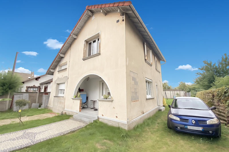 Maison - 96 m² - 5 pièces