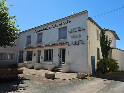 Local commercial - 369 m² - 11 pièces