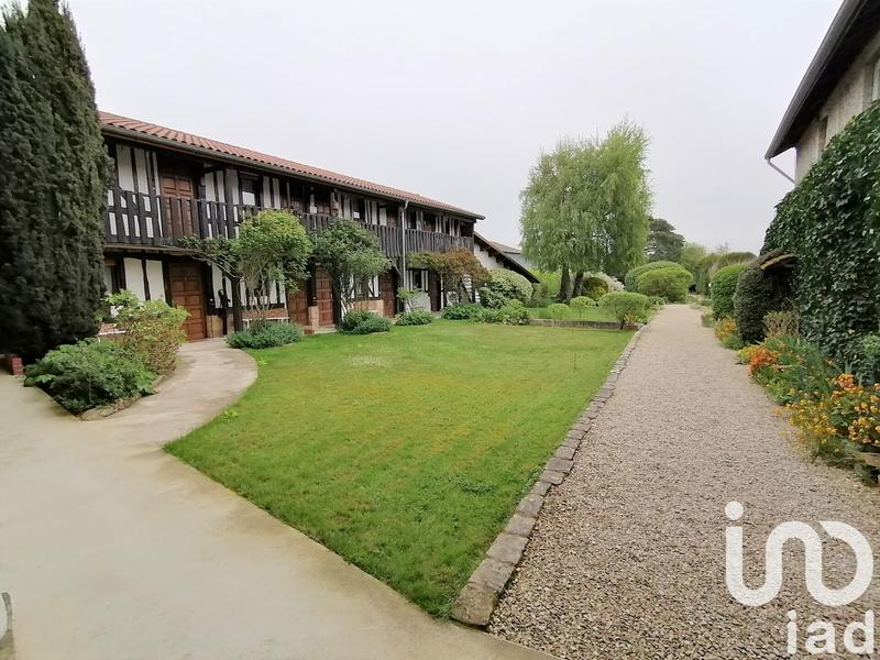 Maison - 604 m² - 21 pièces