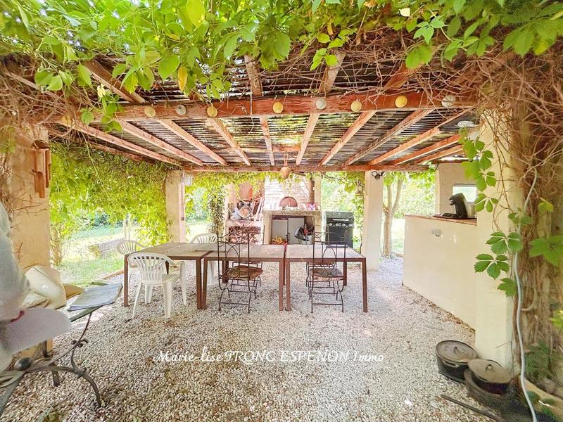 Mas - 273 m² - 10 pièces