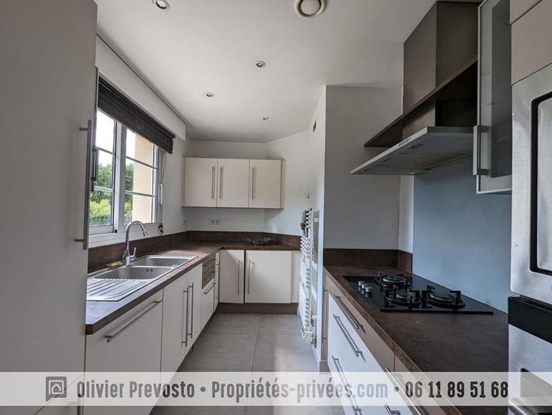 Maison - 235 m² - 9 pièces