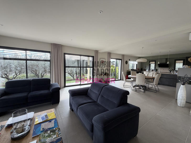 Maison - 180 m² - 6 pièces