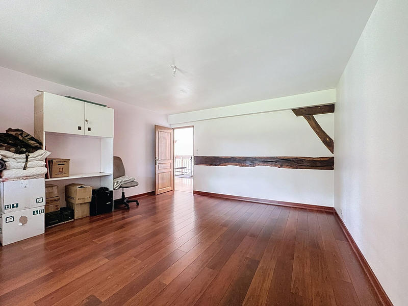 Maison - 210 m² - 7 pièces