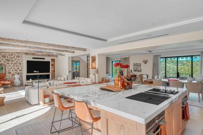 Villa - 265 m² - 6 pièces