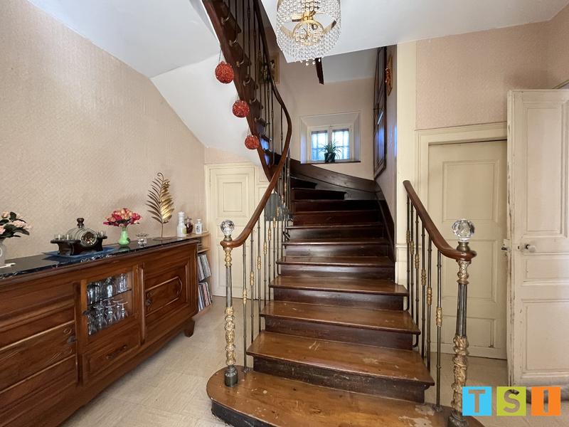 Immeuble mixte - 597 m²