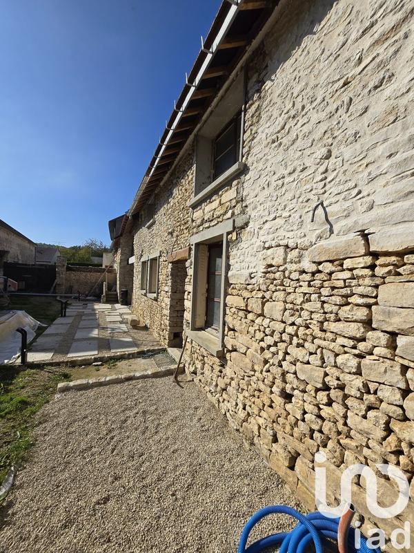 Maison - 220 m² - 7 pièces