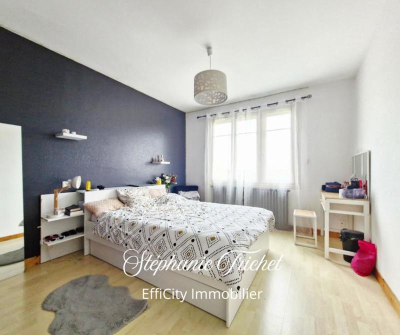 Maison - 120 m² - 8 pièces