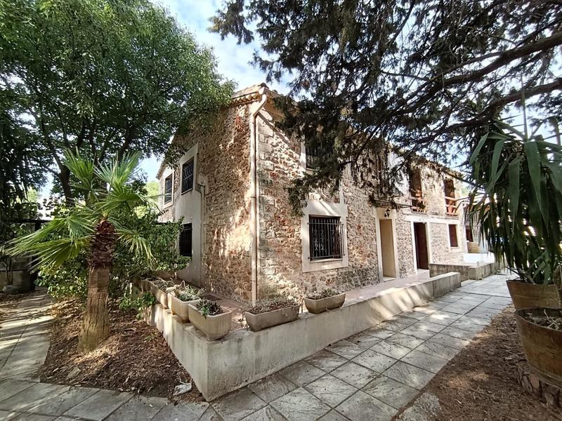 Maison - 240 m² - 10 pièces