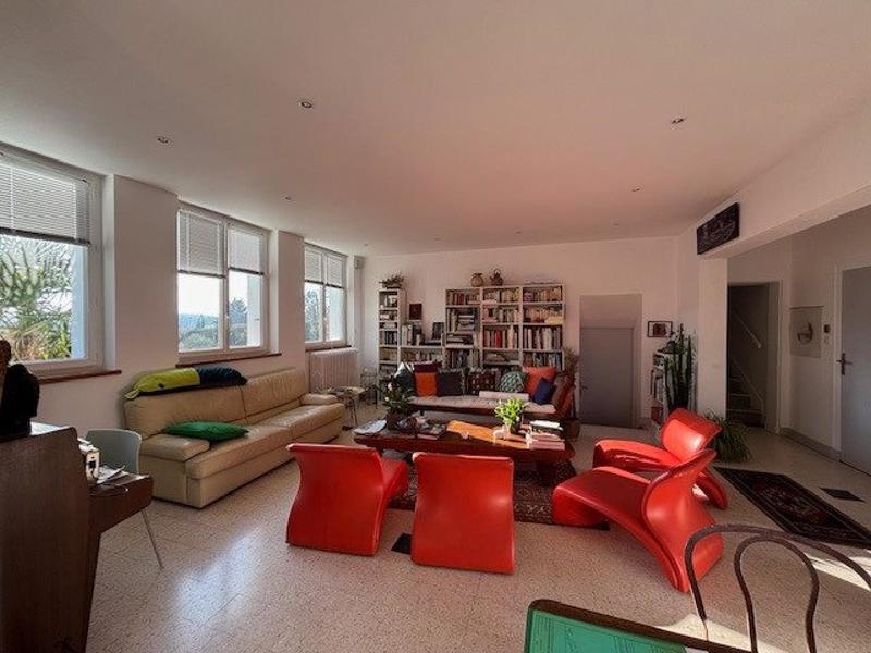 Maison - 185 m² - 9 pièces