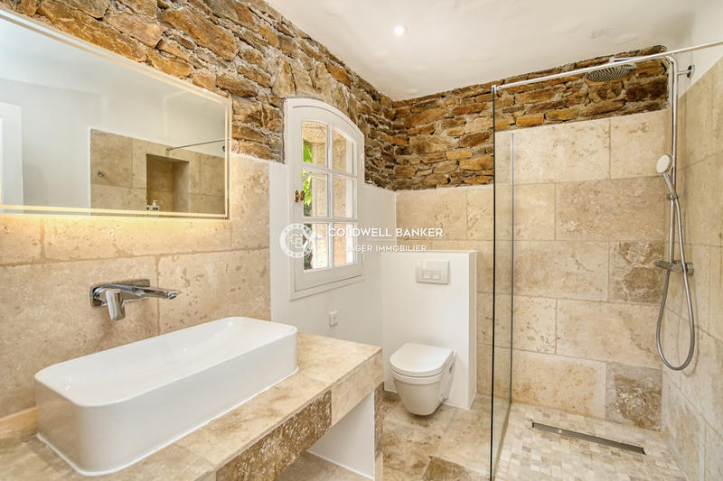 Villa - 200 m² - 6 pièces