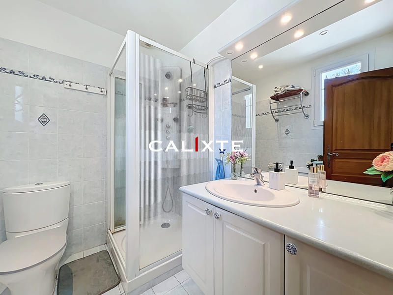 Villa - 215 m² - 5 pièces