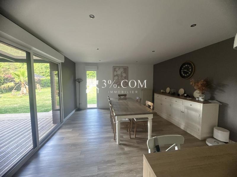 Pavillon - 140 m² - 8 pièces