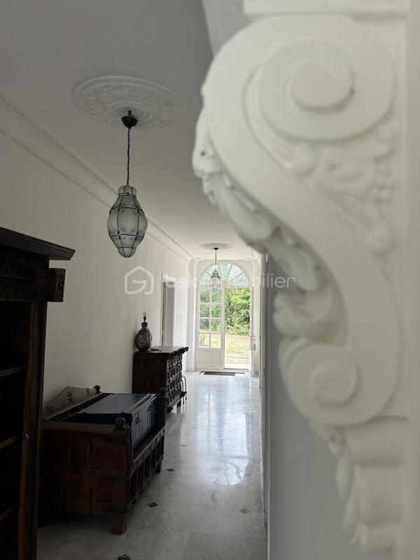 Propriété - 332 m² - 8 pièces