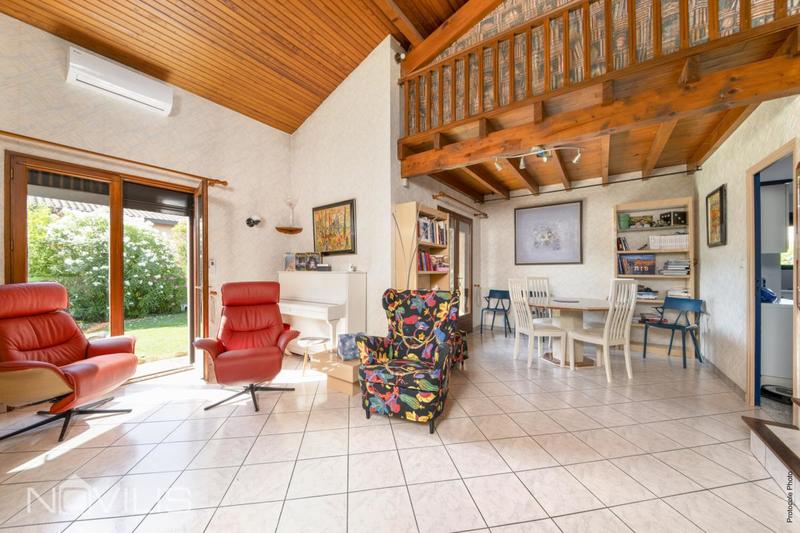 Maison - 215 m² - 9 pièces