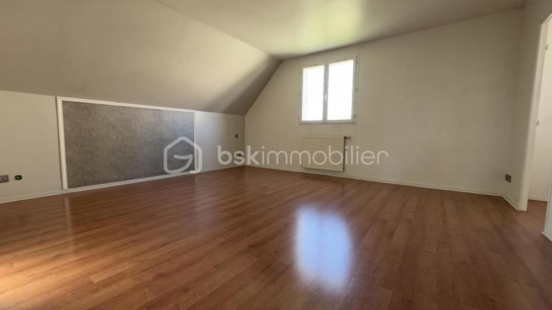 Maison - 230 m² - 8 pièces