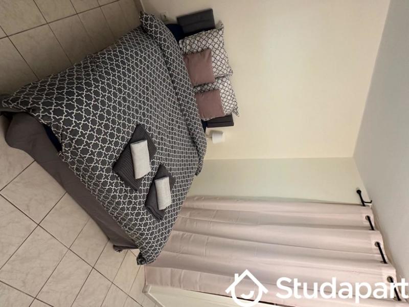 Chambre - 9 m² - 1 pièce