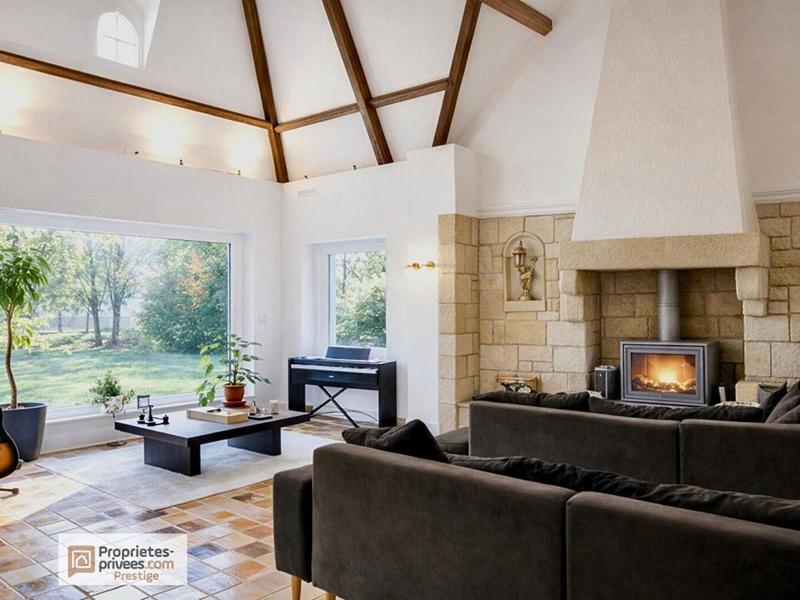 Maison - 233 m² - 8 pièces